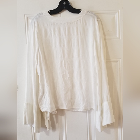 Free People V Neck Front Tie Bell Sleeve Cream Blouse Size Small - Picture 11 of 14